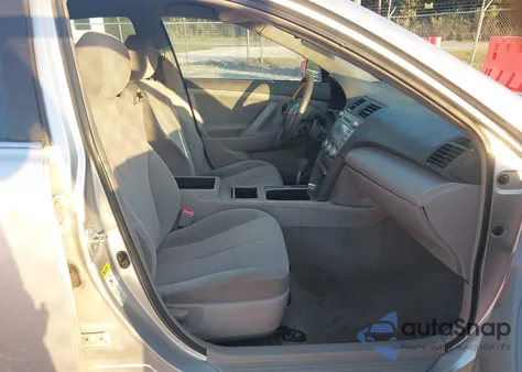 2011 Toyota Camry Le z USA, uszkodzony, nr VIN 4T4BF3EK8BR104445